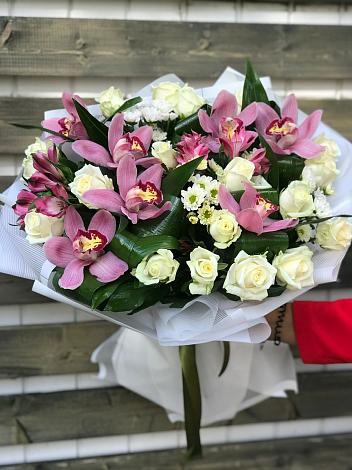 Букет цветов из: Розы и Хризантемы в Ельне