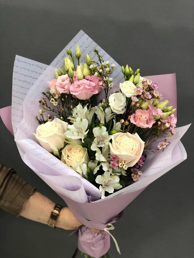 Букет цветов из: Альстромерии, Розы и Лизиантусы в Ельне