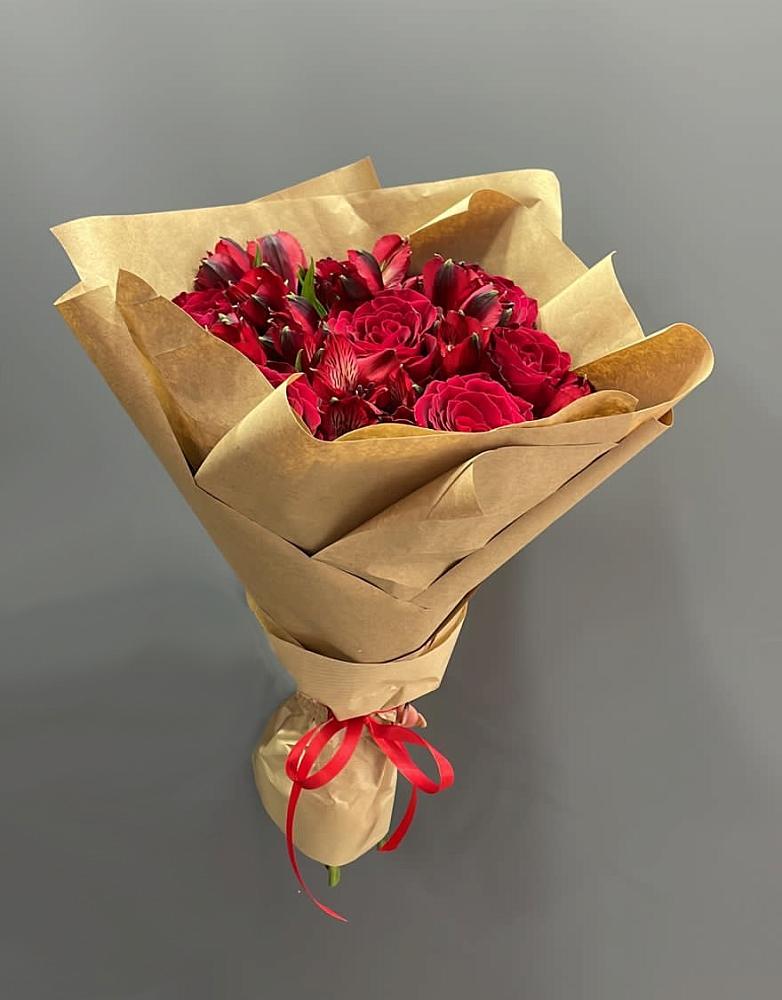 Букет цветов из: Альстромерии и Розы в Ельне