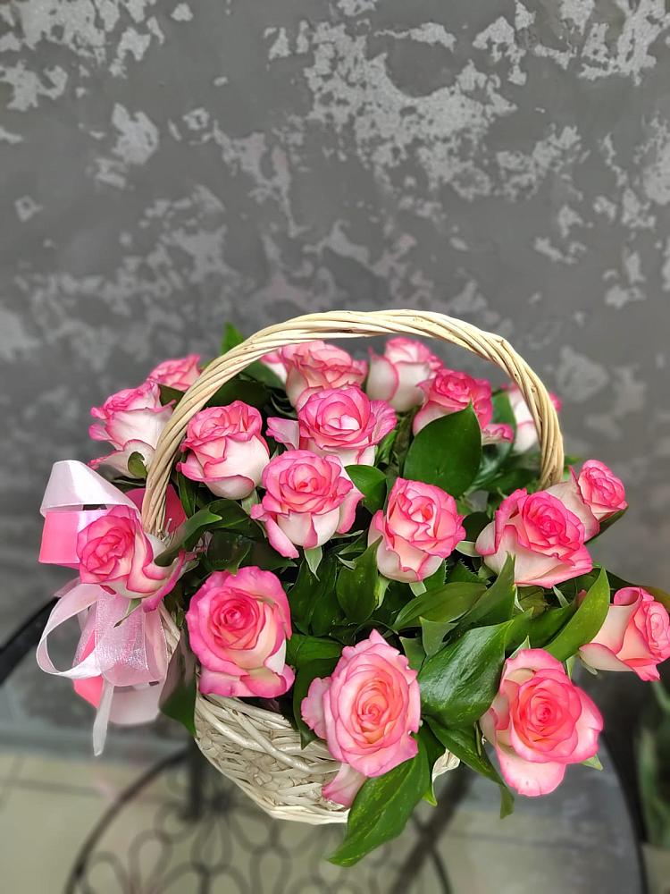 Цветочная композиция из Розы в корзине в Ельне