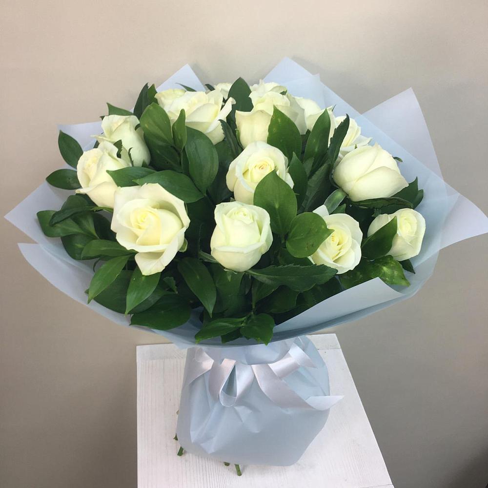 Букет 15 Белых роз Проуд в Ельне