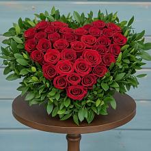 Цветочная композиция из Розы в виде сердца #REPLACE_PRED# Ельне