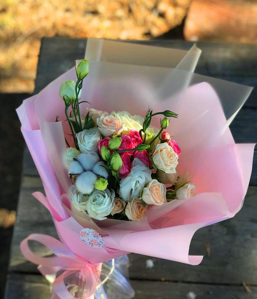 Букет цветов из: Розы и Лизиантусы в Ельне