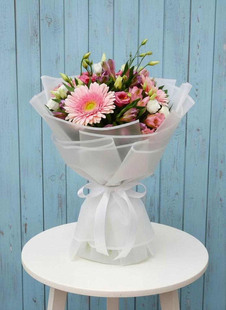 Букет цветов из: Герберы, Альстромерии и Лизиантусы в Ельне