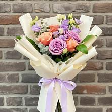 Букет цветов из:  Лизиантусы и Розы в Ельне