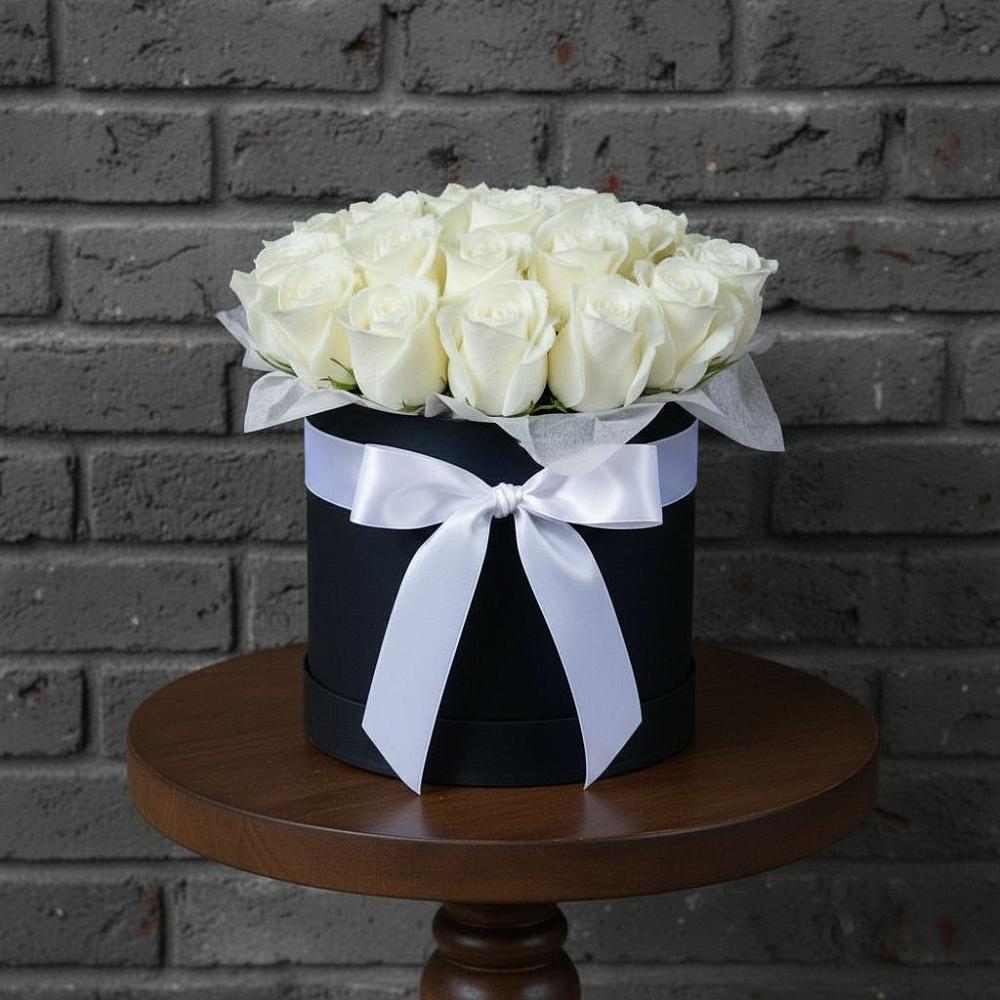 Цветочная композиция из Розы в шляпной коробке в Ельне