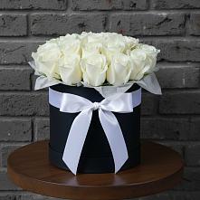 Цветочная композиция из Розы в шляпной коробке в Ельне